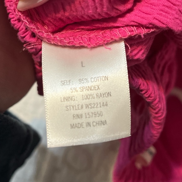 Francesca’s Tops / Hot pink flutter sleeve blouse - Picture 4 of 4